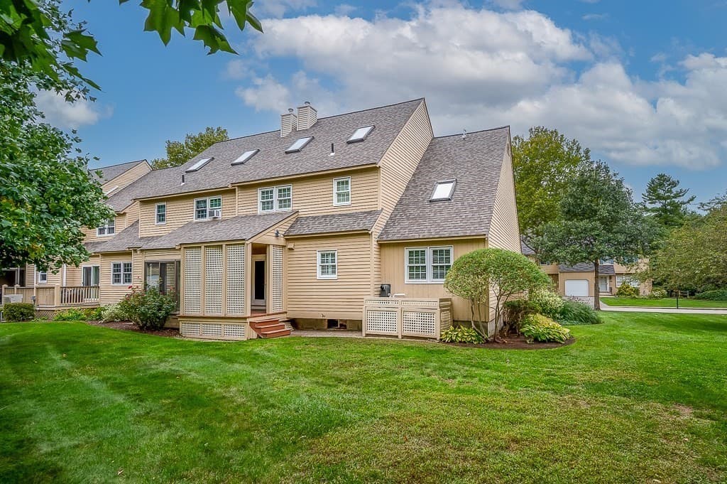 Condominium at 39 Waterford Drive # 39, Worcester MA 01602, Worcester, photo 2 of 34