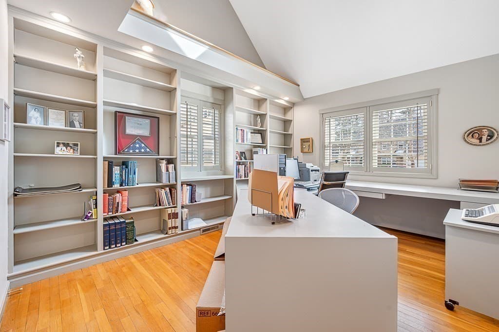 Condominium at 39 Waterford Drive # 39, Worcester MA 01602, Worcester, photo 15 of 34