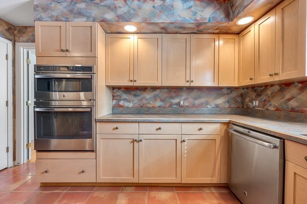 Condominium at 39 Waterford Drive # 39, Worcester MA 01602, Worcester, photo 8 of 34
