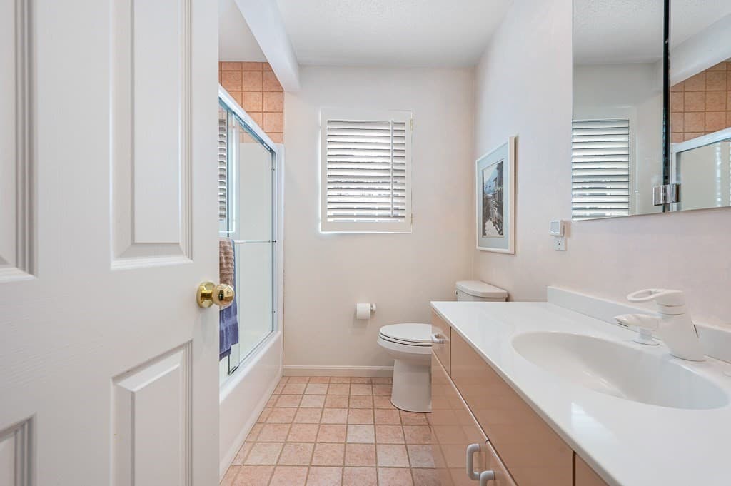 Condominium at 39 Waterford Drive # 39, Worcester MA 01602, Worcester, photo 25 of 34