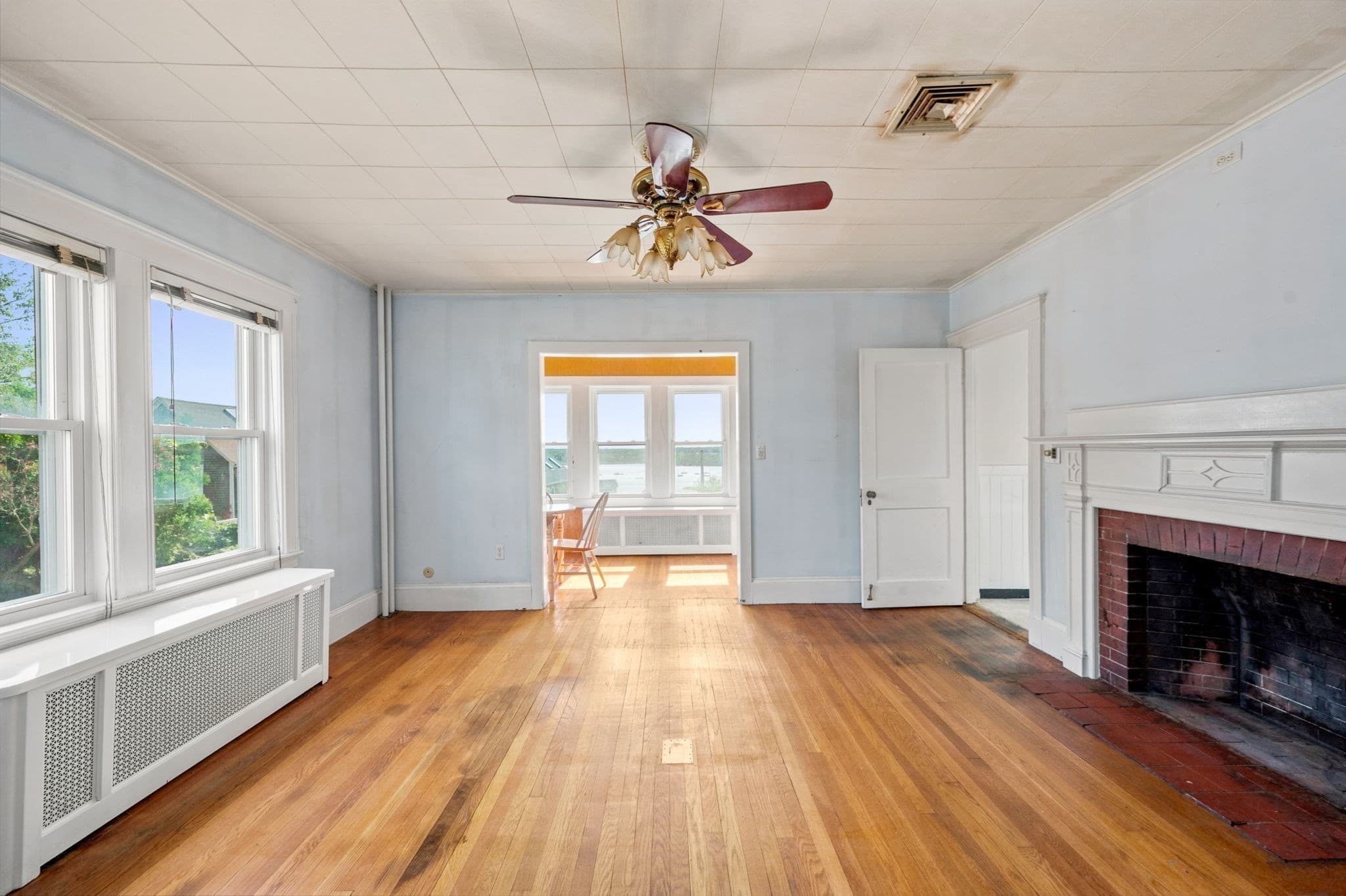 Single Family Residence at 28 Roosevelt Ave, Hull MA 02045, Hull, photo 12 of 25