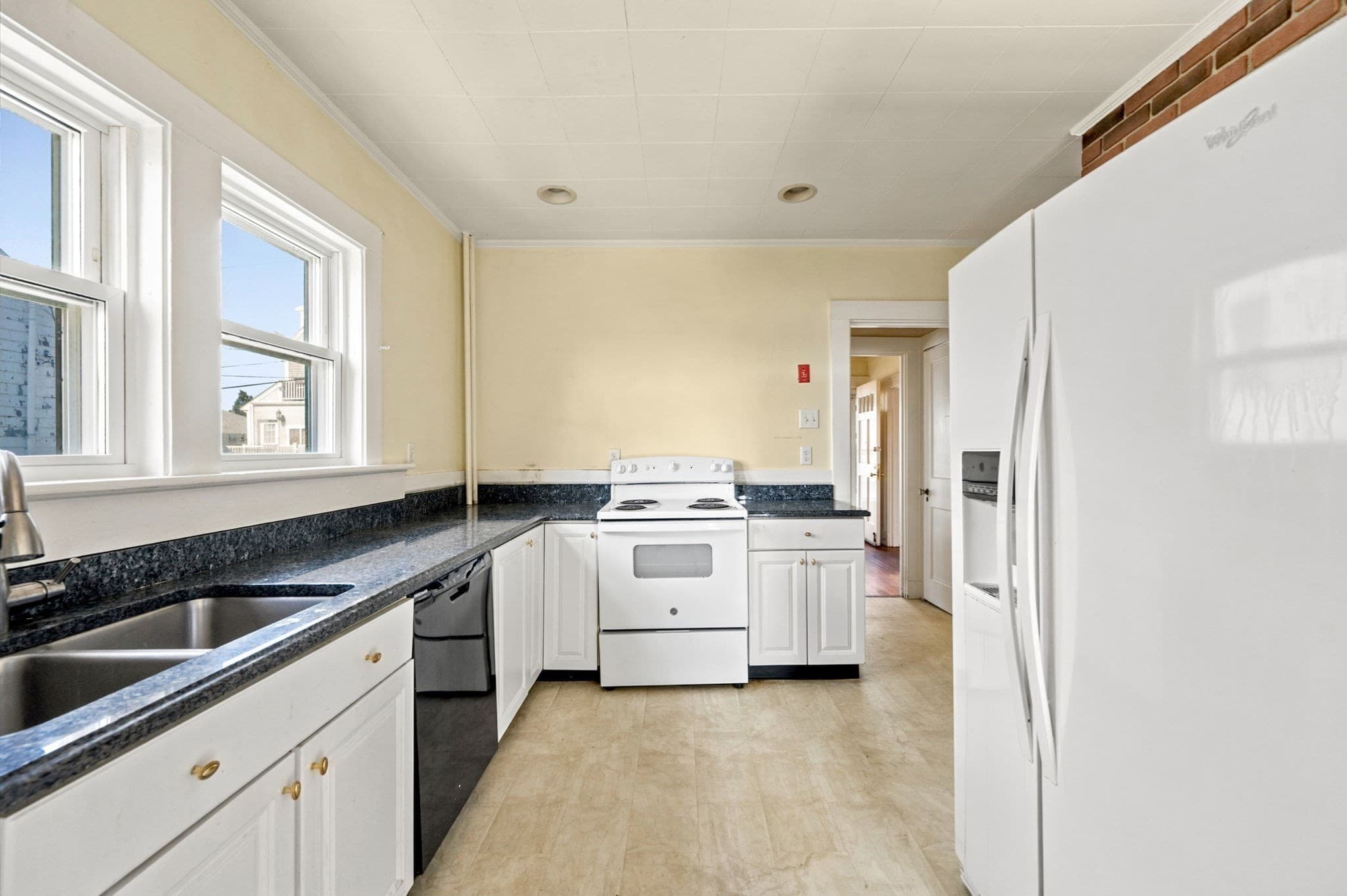 Single Family Residence at 28 Roosevelt Ave, Hull MA 02045, Hull, photo 8 of 25