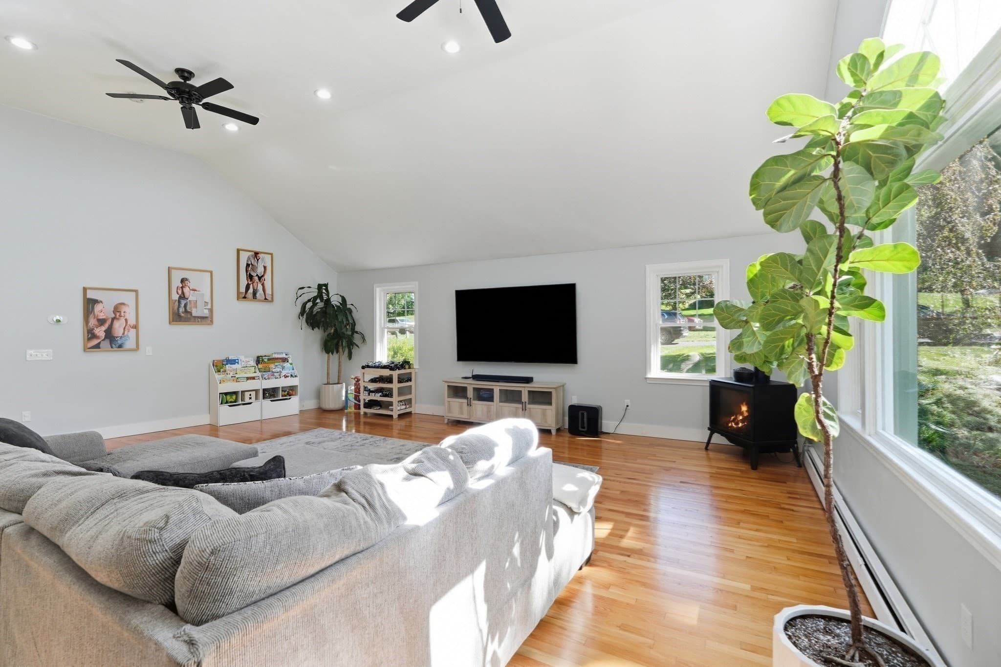 Single Family Residence at 6 Rhonda Rheault Dr., Oxford MA 01540, Oxford, photo 18 of 42