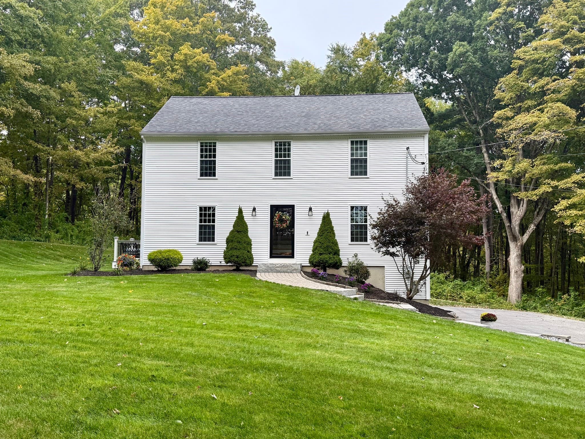 823 Moore Rd, New Braintree MA 01531
