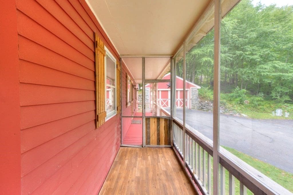 Single Family Residence at 352 Lake Ave., Worcester MA 01604, Worcester, photo 32 of 34