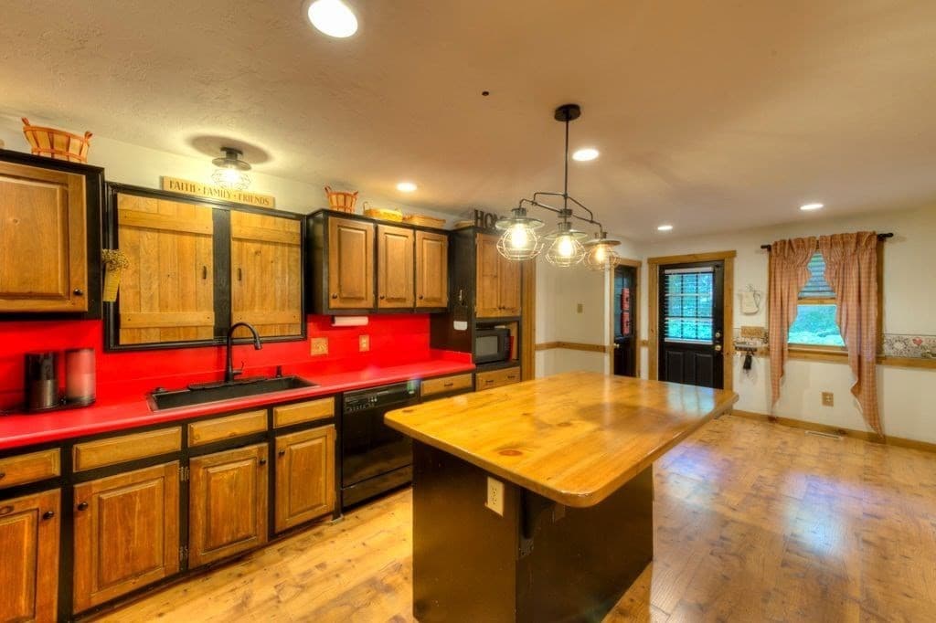 Single Family Residence at 352 Lake Ave., Worcester MA 01604, Worcester, photo 5 of 34