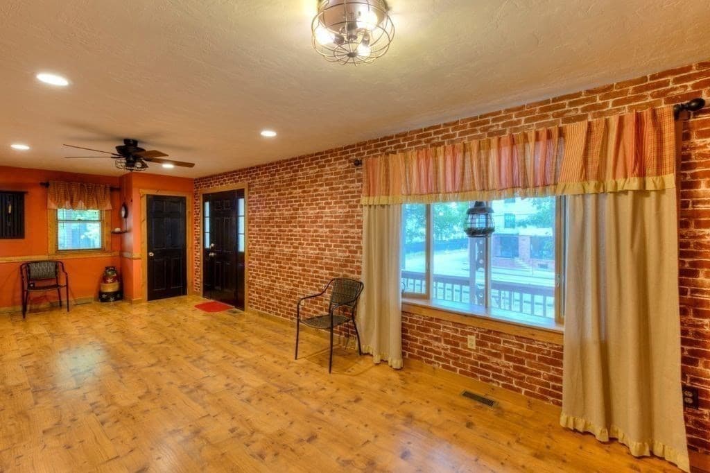 Single Family Residence at 352 Lake Ave., Worcester MA 01604, Worcester, photo 10 of 34
