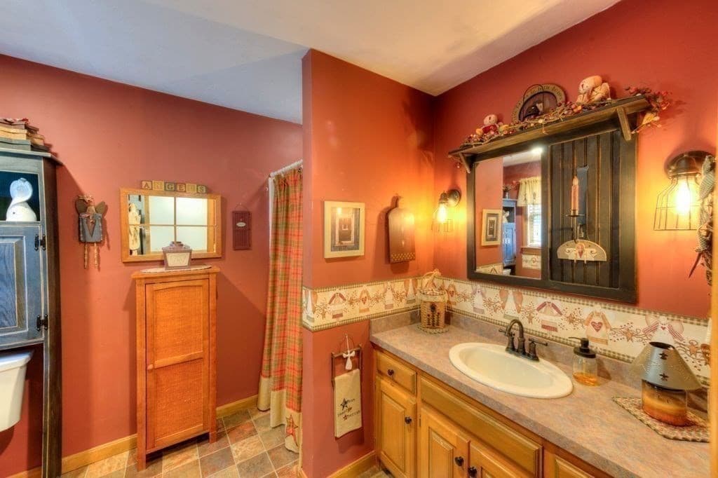 Single Family Residence at 352 Lake Ave., Worcester MA 01604, Worcester, photo 11 of 34