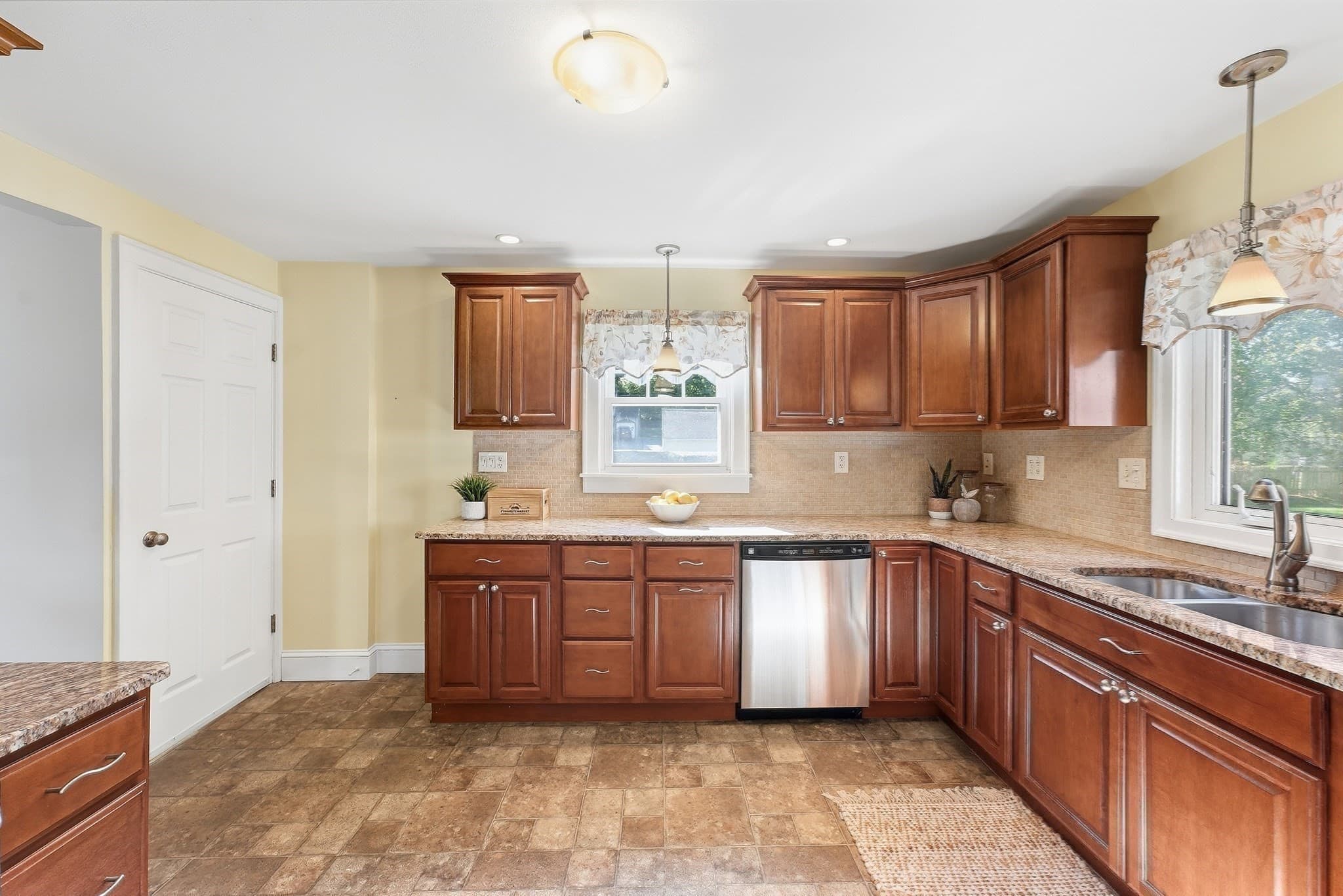 Single Family Residence at 25 Dearborn Street, East Longmeadow MA 01028, East Longmeadow, photo 11 of 35