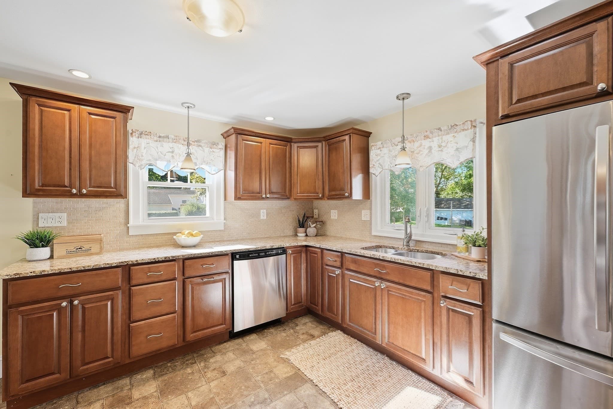 Single Family Residence at 25 Dearborn Street, East Longmeadow MA 01028, East Longmeadow, photo 4 of 35