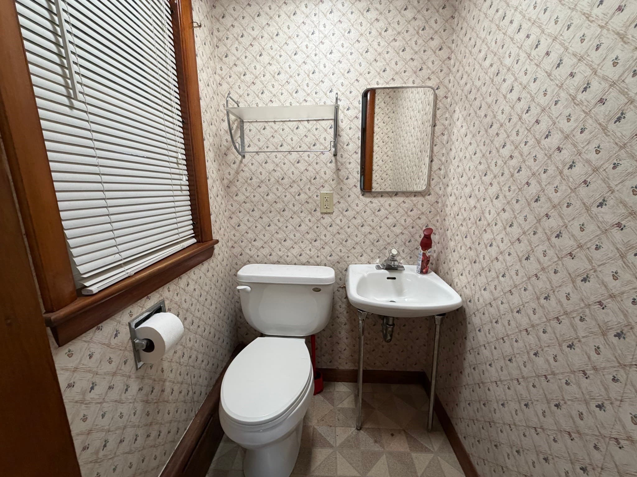 Single Family Residence at 602 Bernardston Rd, Greenfield MA 01301, Greenfield, photo 13 of 24