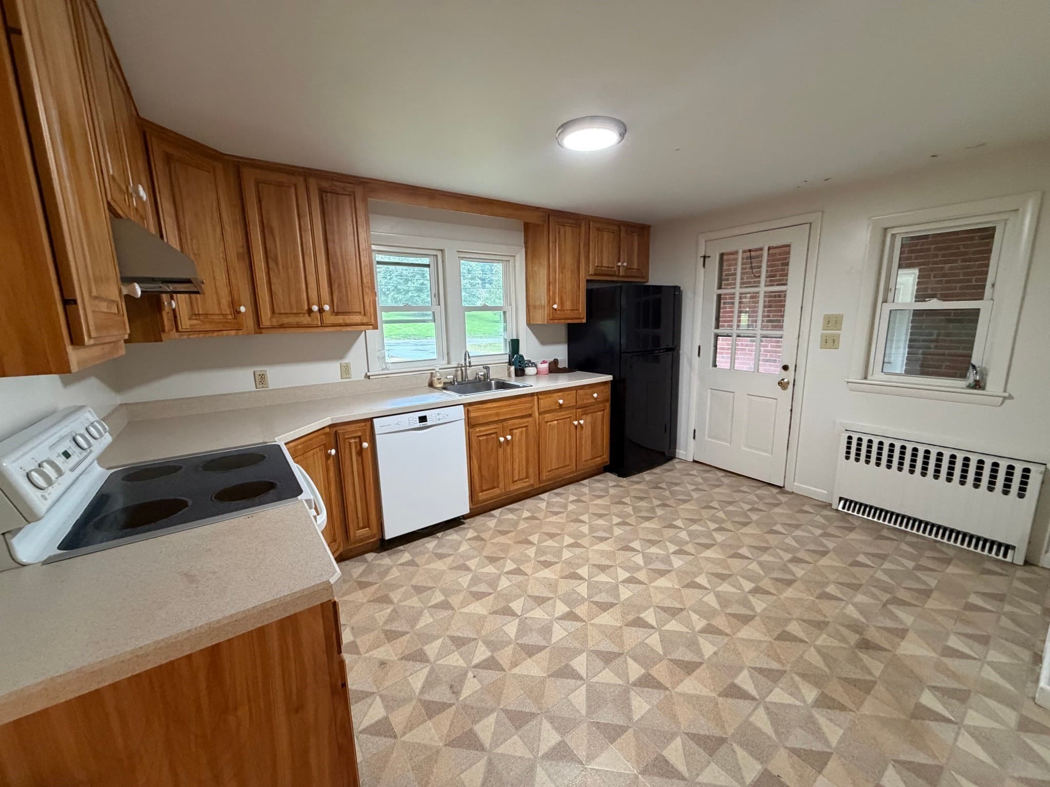 Single Family Residence at 602 Bernardston Rd, Greenfield MA 01301, Greenfield, photo 9 of 24