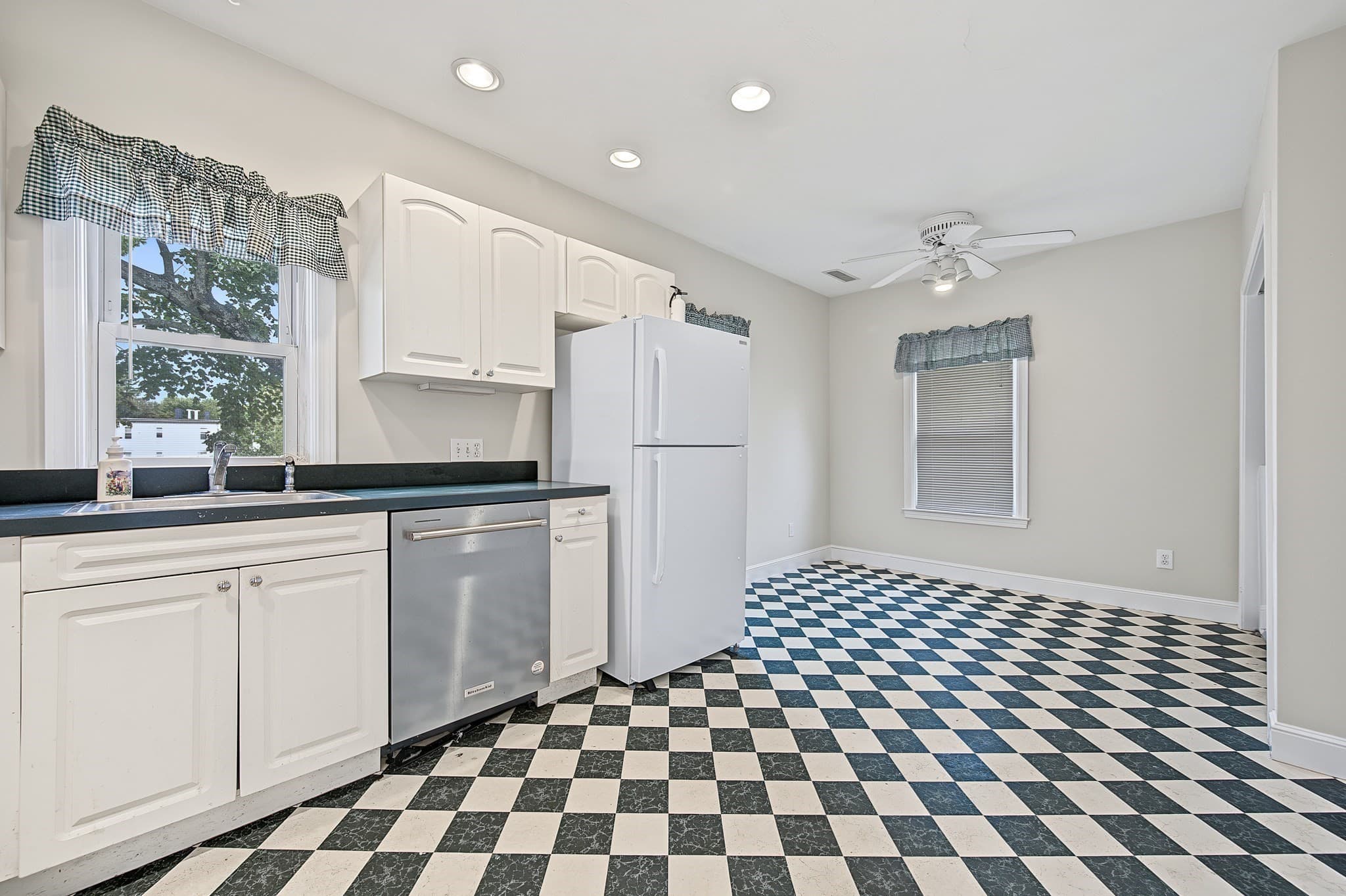 2 Family - 2 Units Up/Down at 22 Goodwin St, Bridgewater MA 02324, Bridgewater, photo 18 of 39