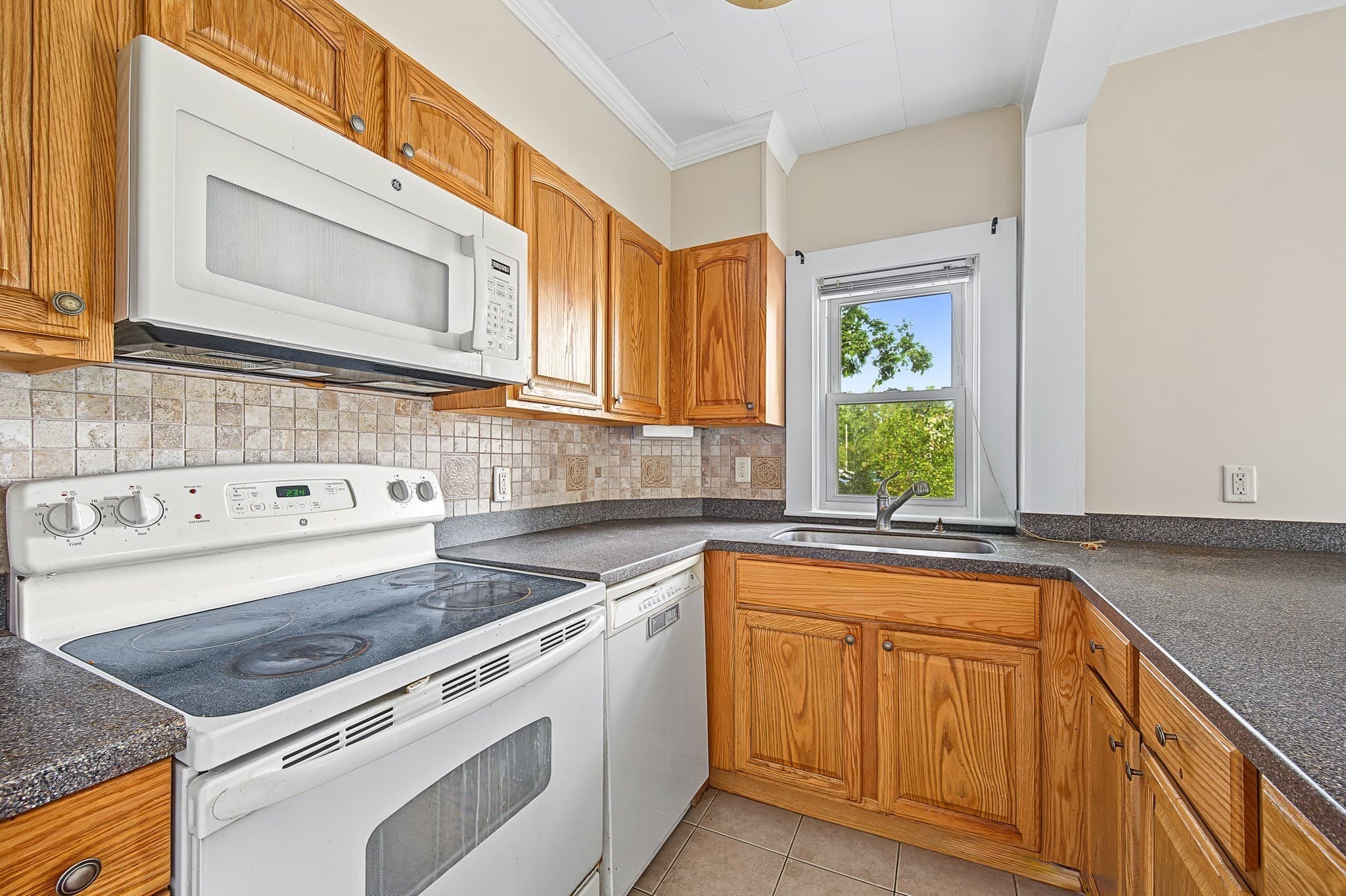2 Family - 2 Units Up/Down at 22 Goodwin St, Bridgewater MA 02324, Bridgewater, photo 4 of 39