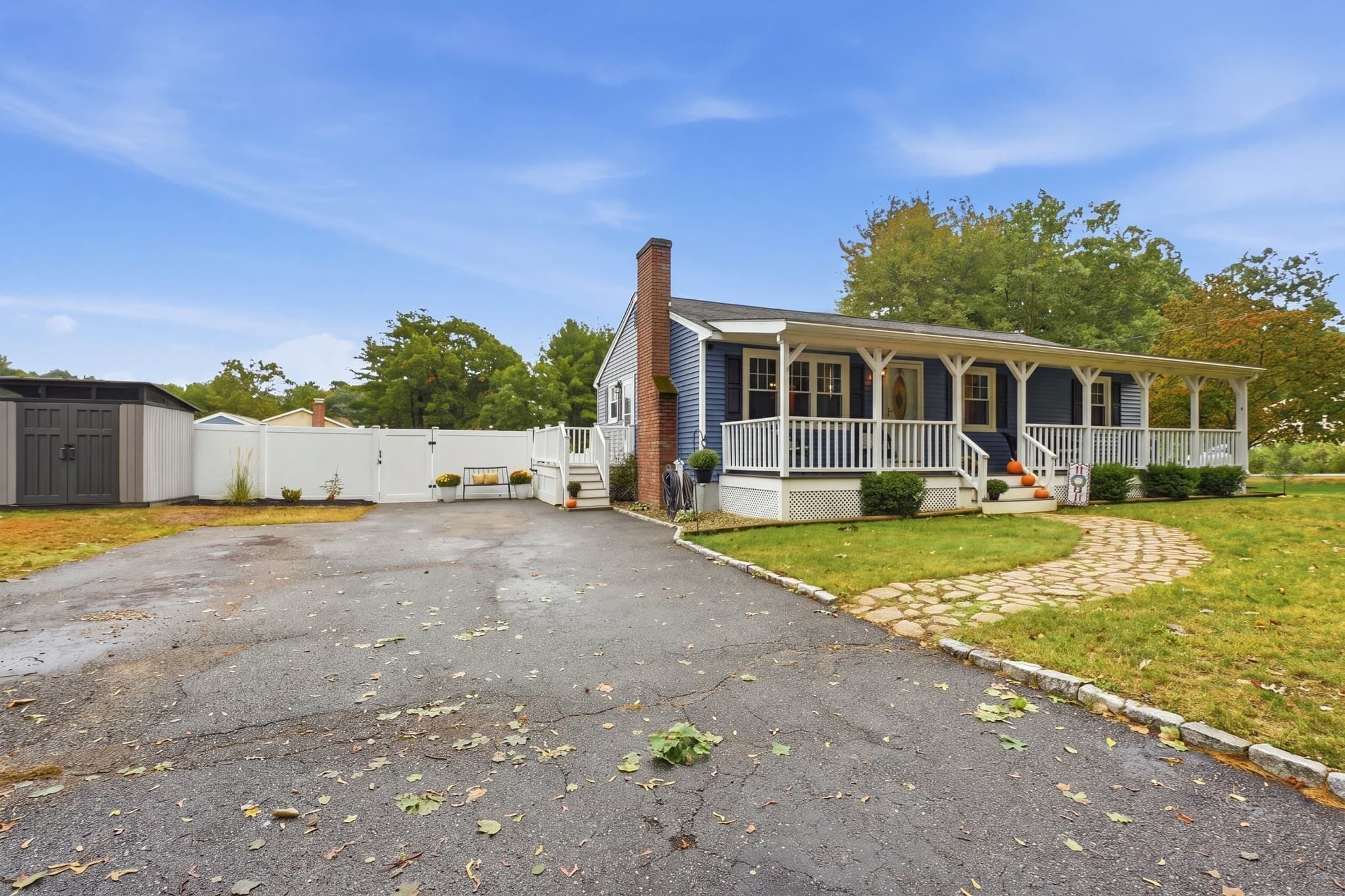 Single Family Residence at 876 Chandler St, Tewksbury MA 01876, Tewksbury, photo 4 of 41
