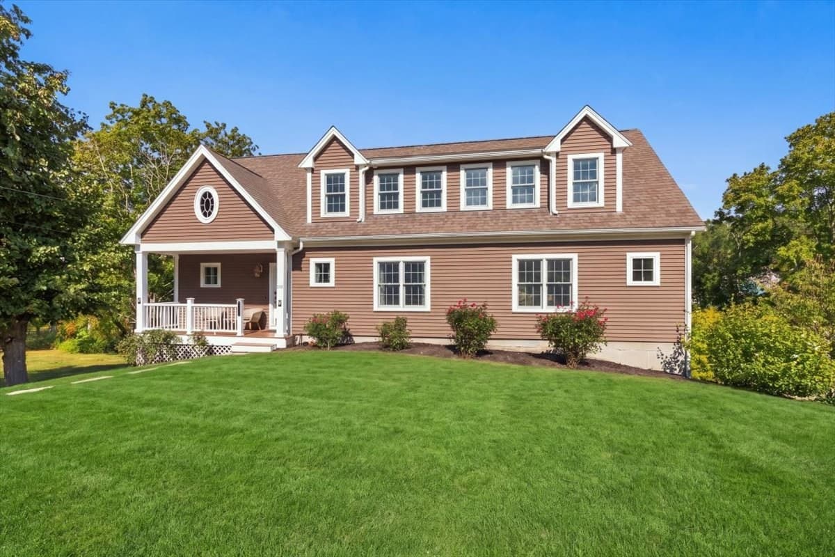 276 East Street, Hingham MA 02043