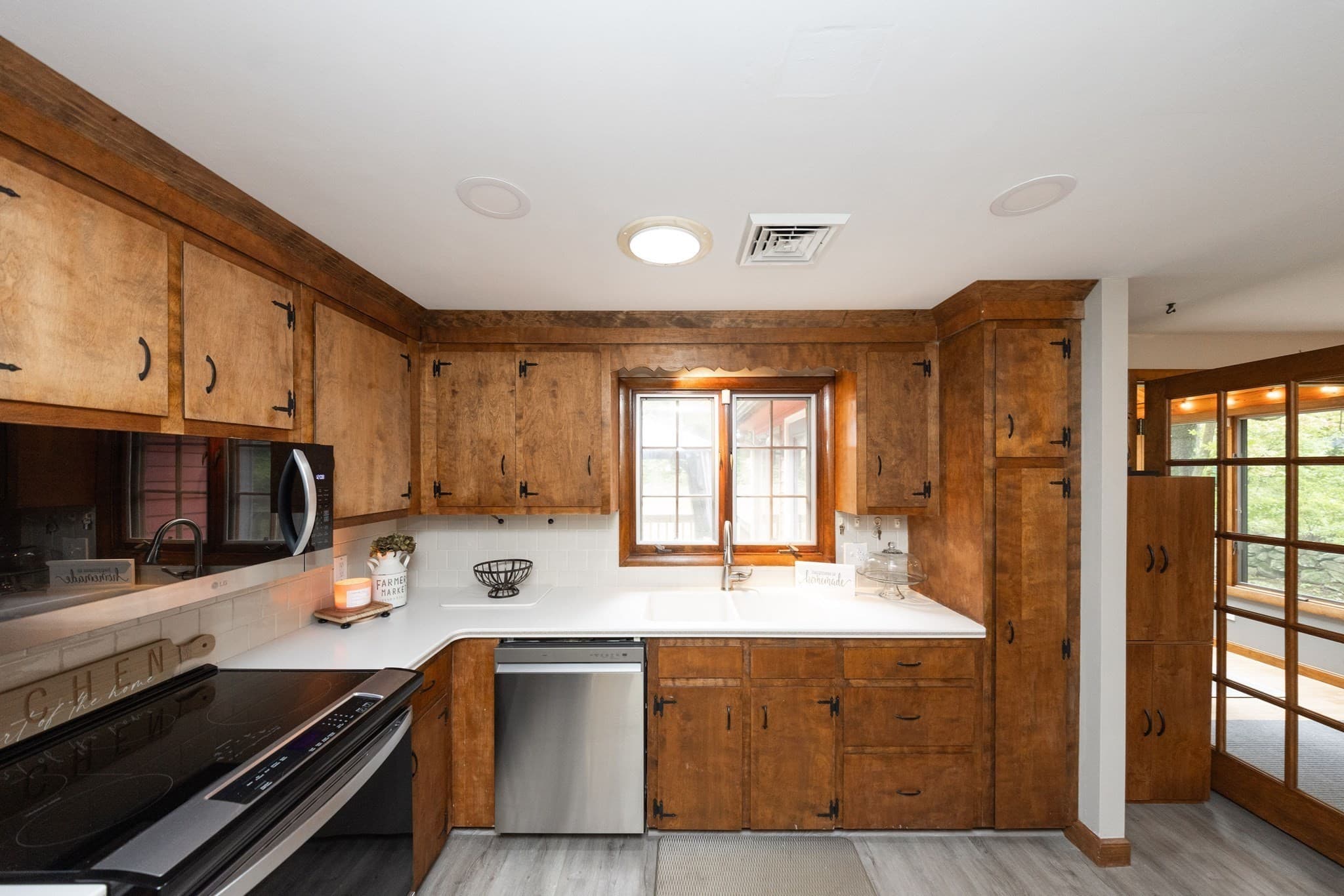 Single Family Residence at 14 Old Village Rd, Sturbridge MA 01566, Sturbridge, photo 7 of 40