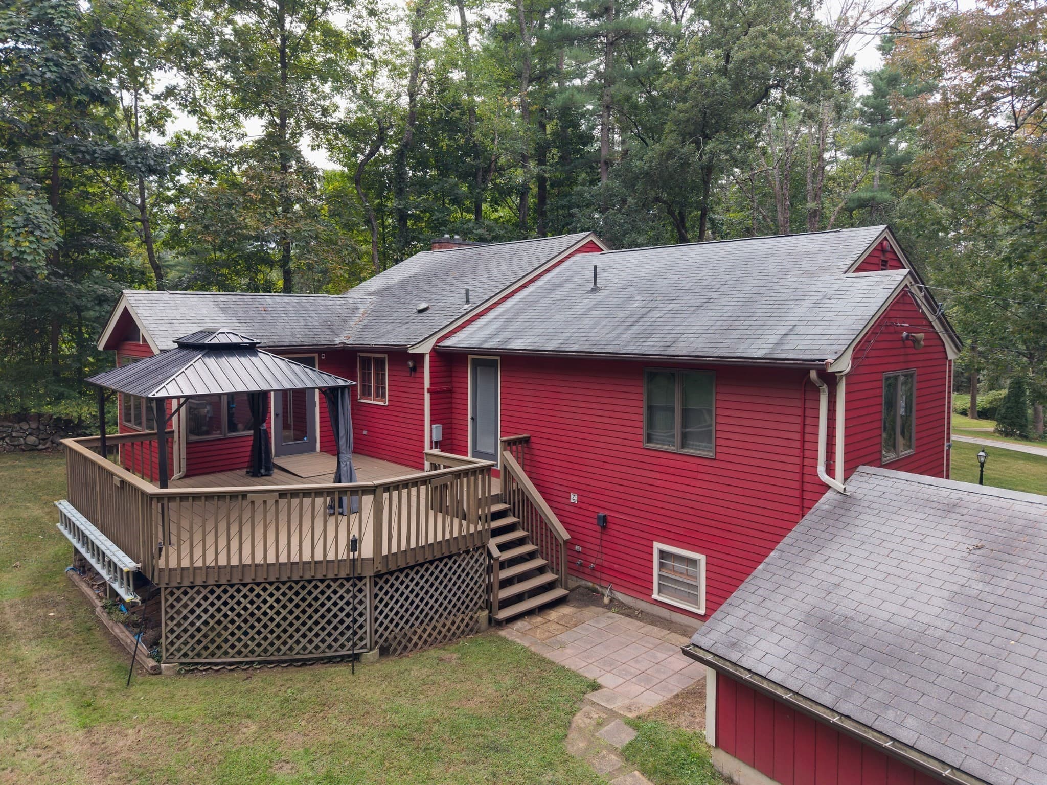 Single Family Residence at 14 Old Village Rd, Sturbridge MA 01566, Sturbridge, photo 5 of 40