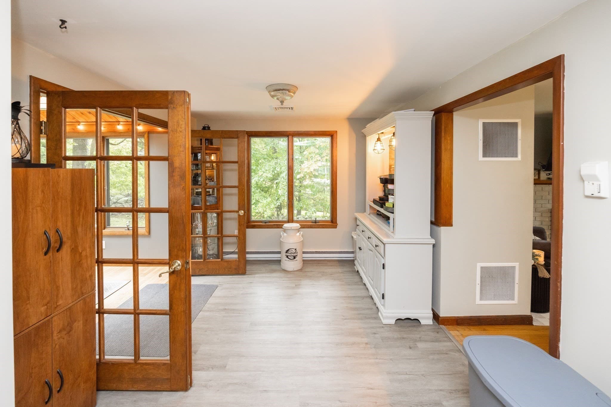 Single Family Residence at 14 Old Village Rd, Sturbridge MA 01566, Sturbridge, photo 9 of 40