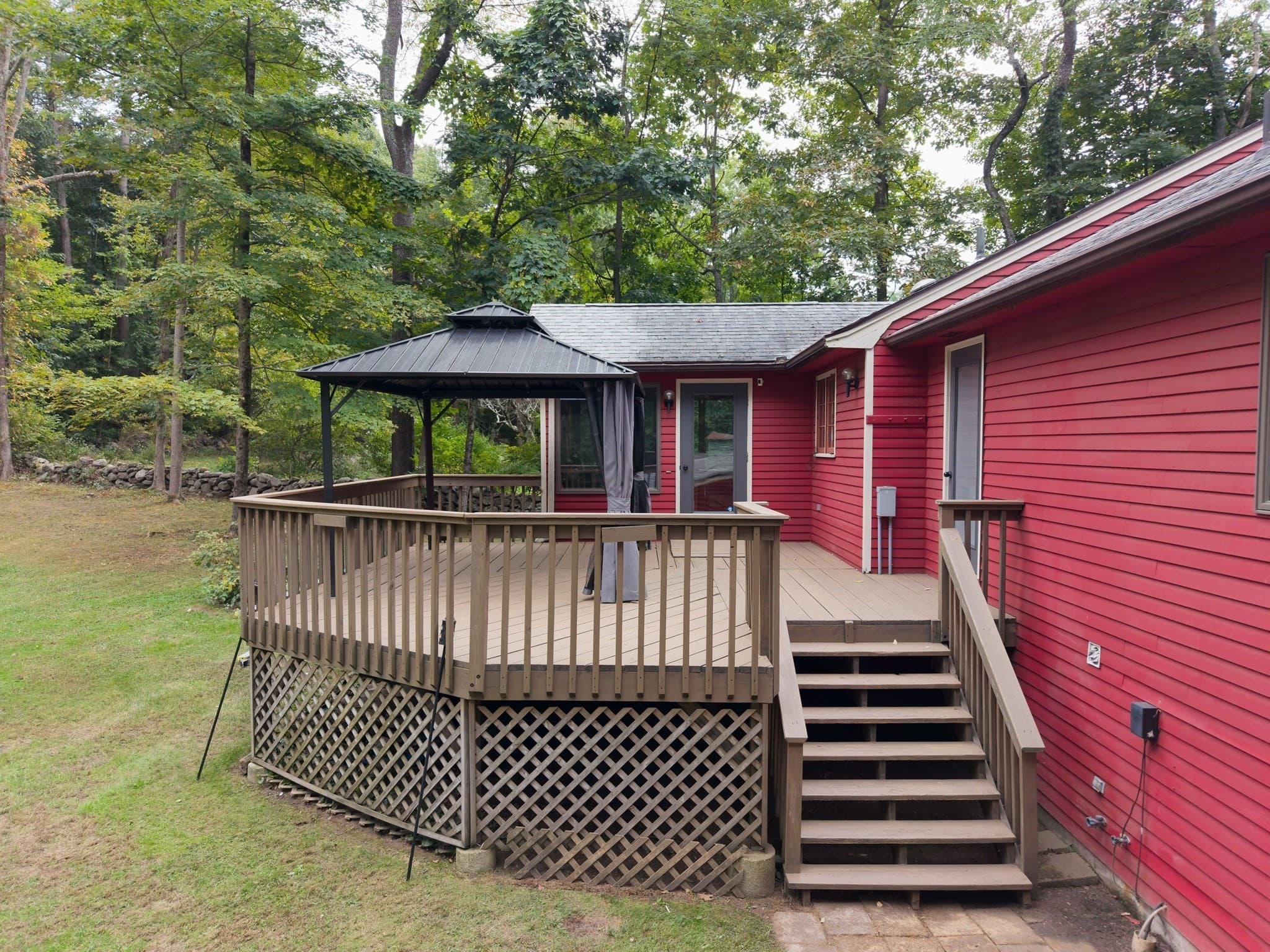 Single Family Residence at 14 Old Village Rd, Sturbridge MA 01566, Sturbridge, photo 4 of 40