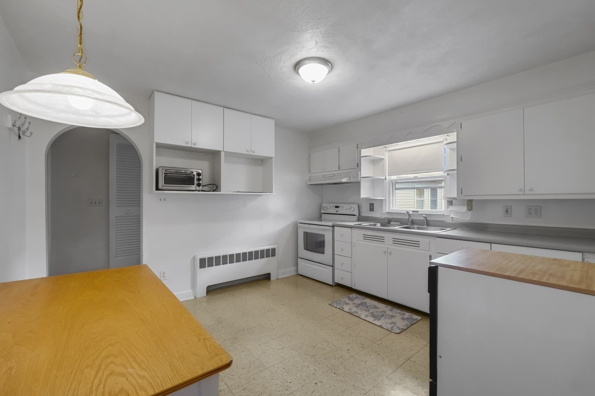 Single Family Residence at 99 Luther Ave, Somerset MA 02726, Somerset, photo 6 of 41