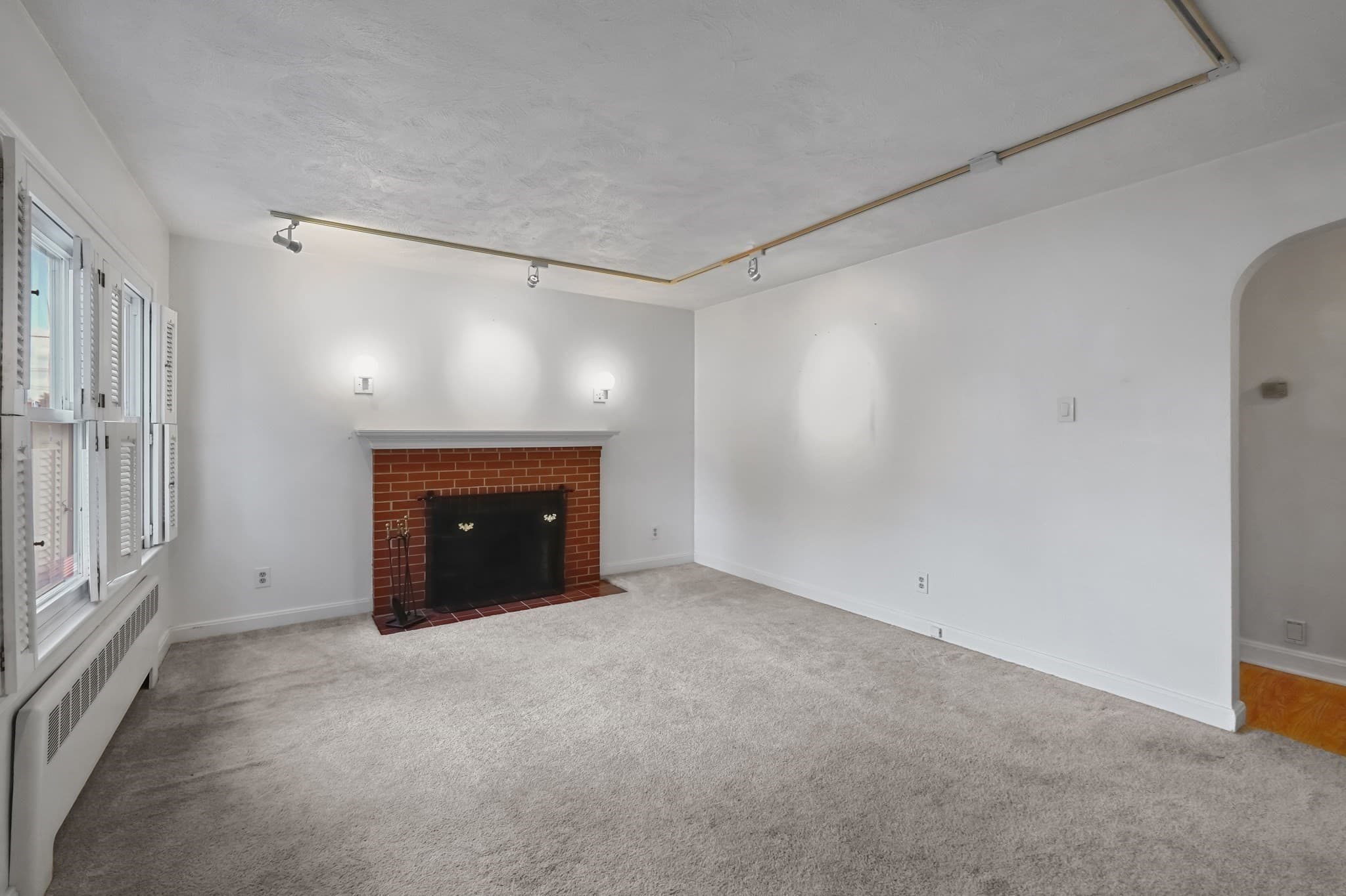 Single Family Residence at 99 Luther Ave, Somerset MA 02726, Somerset, photo 3 of 41