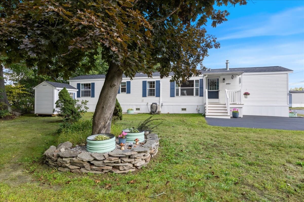 1 Arrow Dr. # L, Salem NH 03079