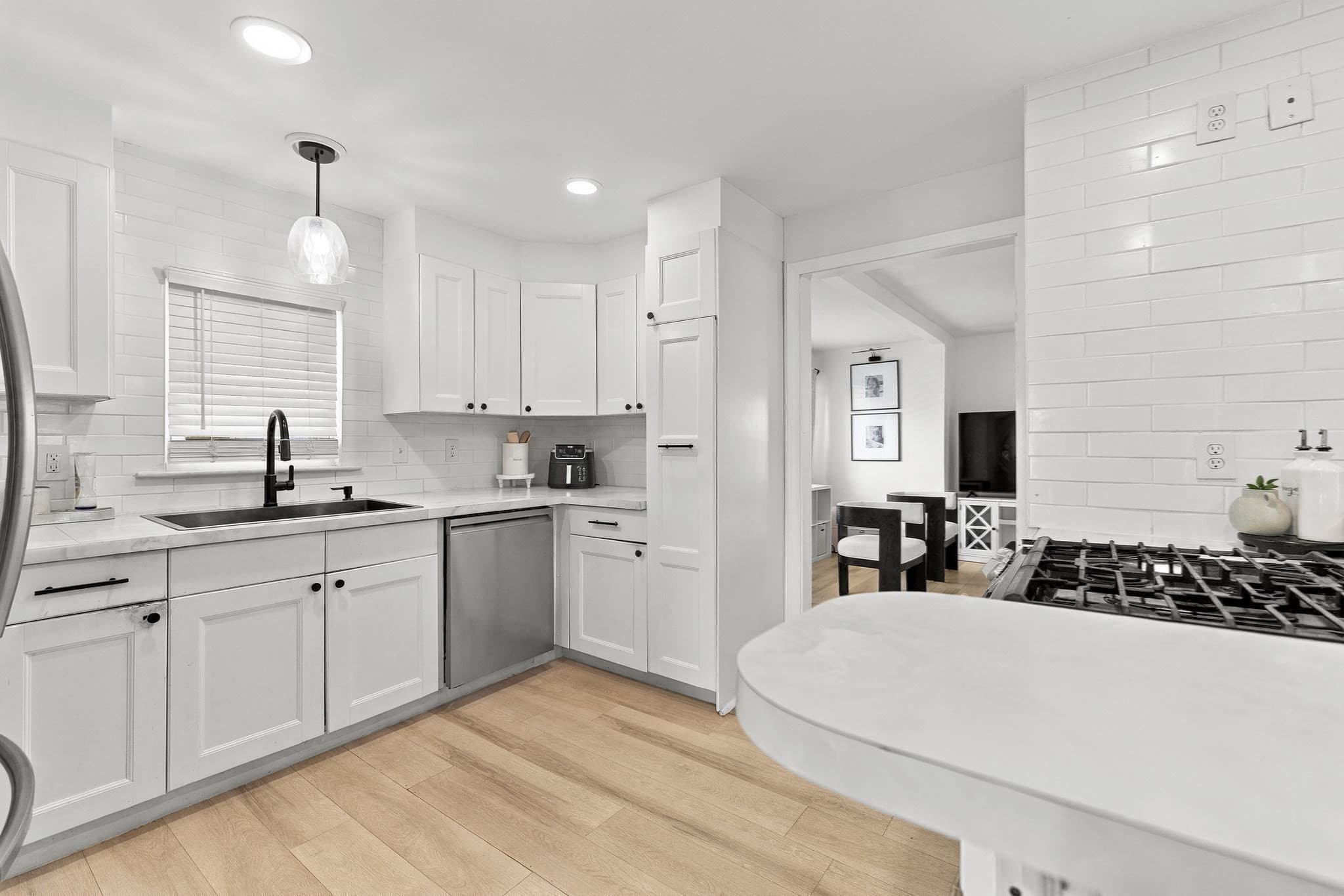 Single Family Residence at 861 Pleasant St, Attleboro MA 02703, Attleboro, photo 2 of 22