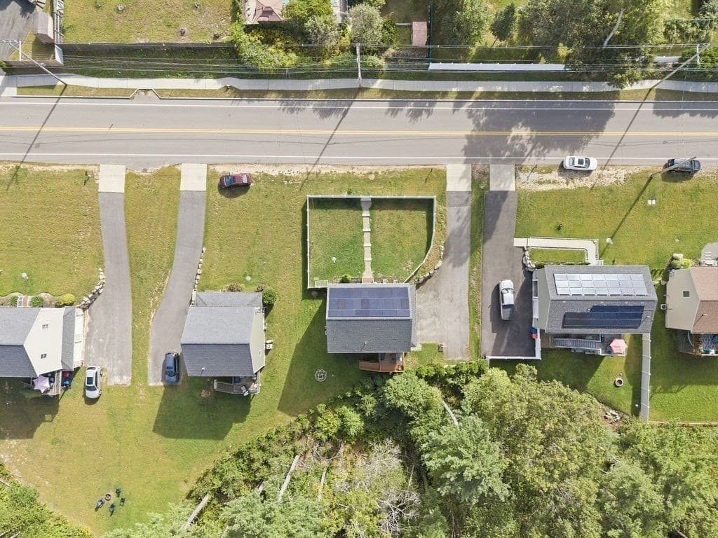 Single Family Residence at 1687 Phillips Rd, New Bedford MA 02745, New Bedford, photo 6 of 42
