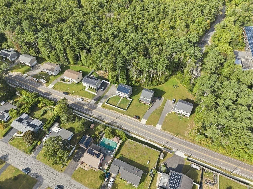 Single Family Residence at 1687 Phillips Rd, New Bedford MA 02745, New Bedford, photo 7 of 42