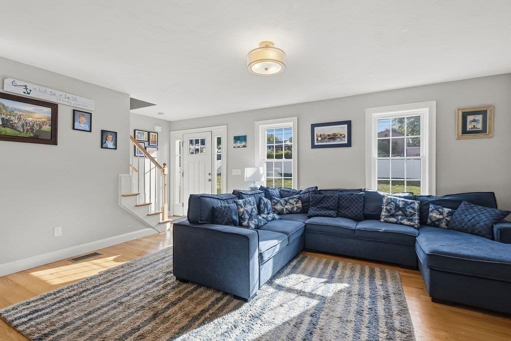 Single Family Residence at 1687 Phillips Rd, New Bedford MA 02745, New Bedford, photo 20 of 42