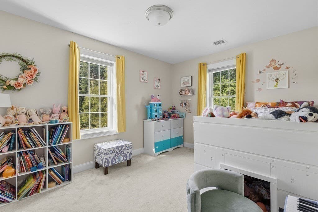 Single Family Residence at 1687 Phillips Rd, New Bedford MA 02745, New Bedford, photo 34 of 42