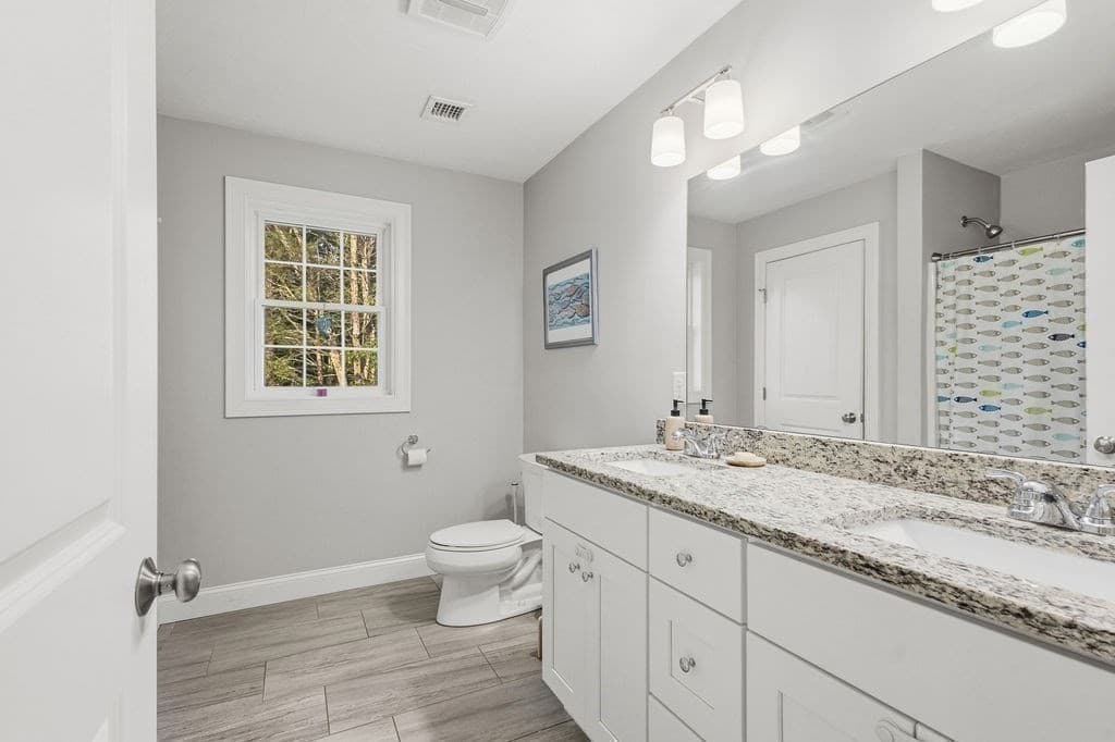 Single Family Residence at 1687 Phillips Rd, New Bedford MA 02745, New Bedford, photo 38 of 42