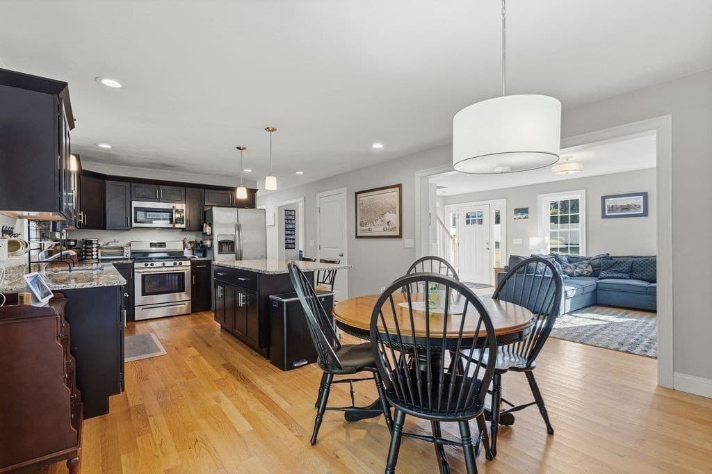 Single Family Residence at 1687 Phillips Rd, New Bedford MA 02745, New Bedford, photo 15 of 42