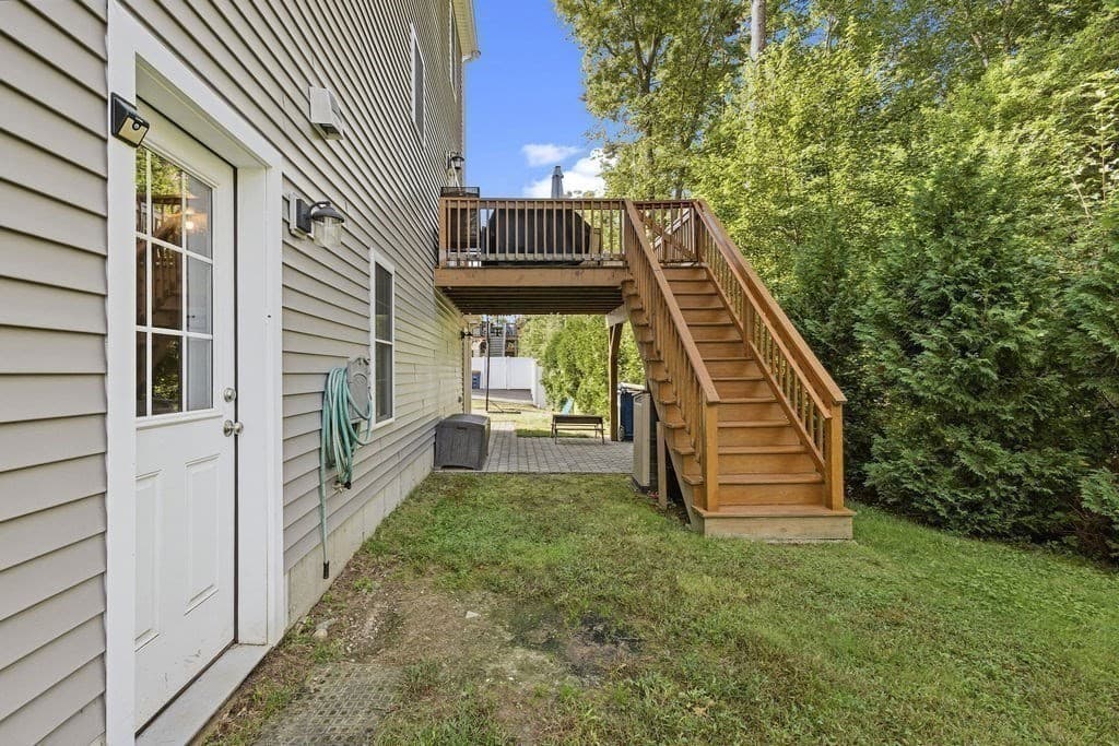 Single Family Residence at 1687 Phillips Rd, New Bedford MA 02745, New Bedford, photo 11 of 42