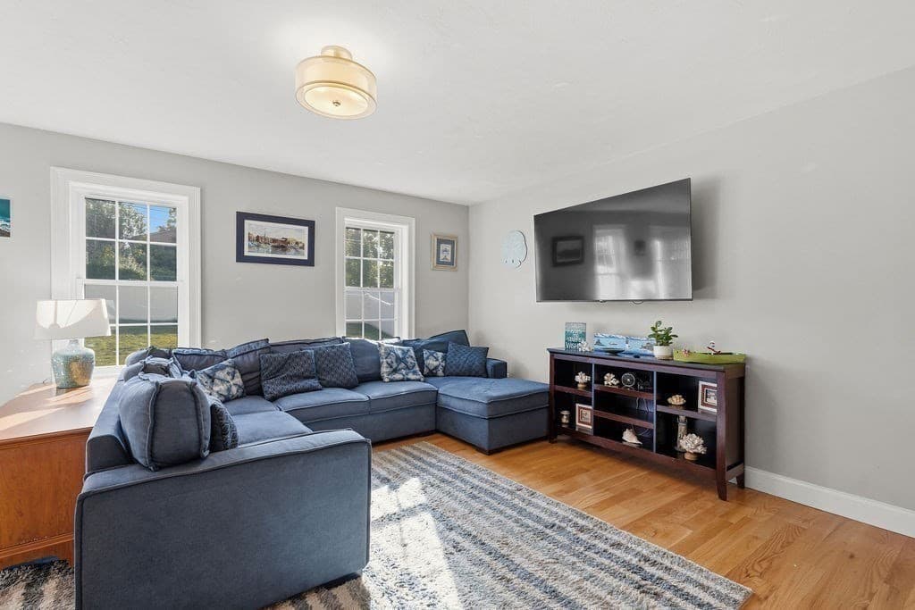 Single Family Residence at 1687 Phillips Rd, New Bedford MA 02745, New Bedford, photo 21 of 42