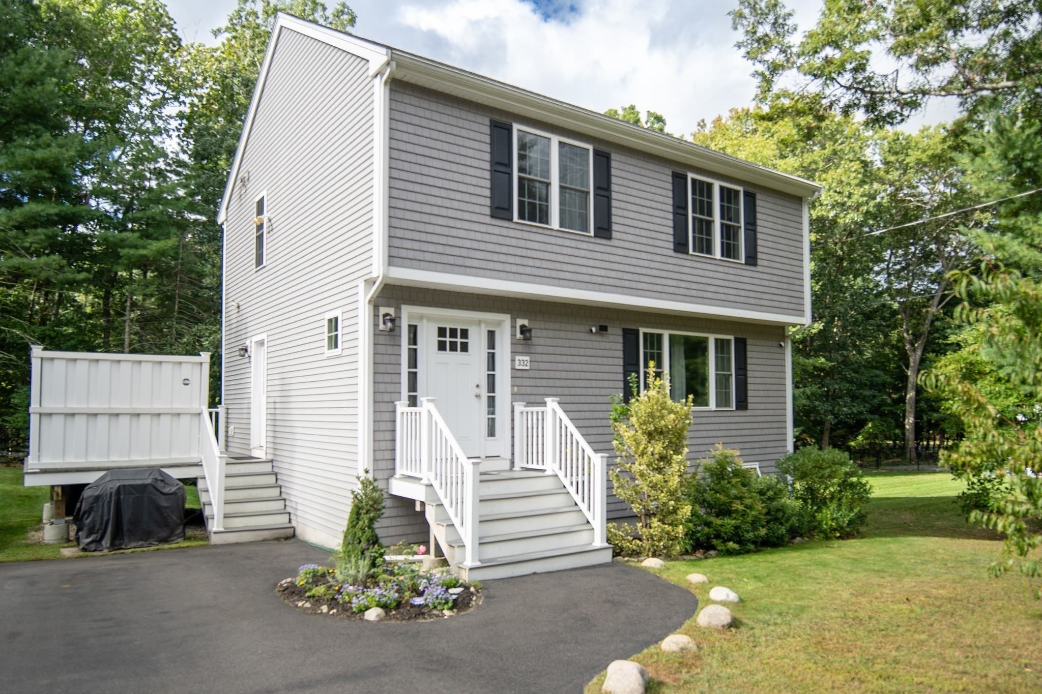 332 Monponsett St, Hanson MA 02341