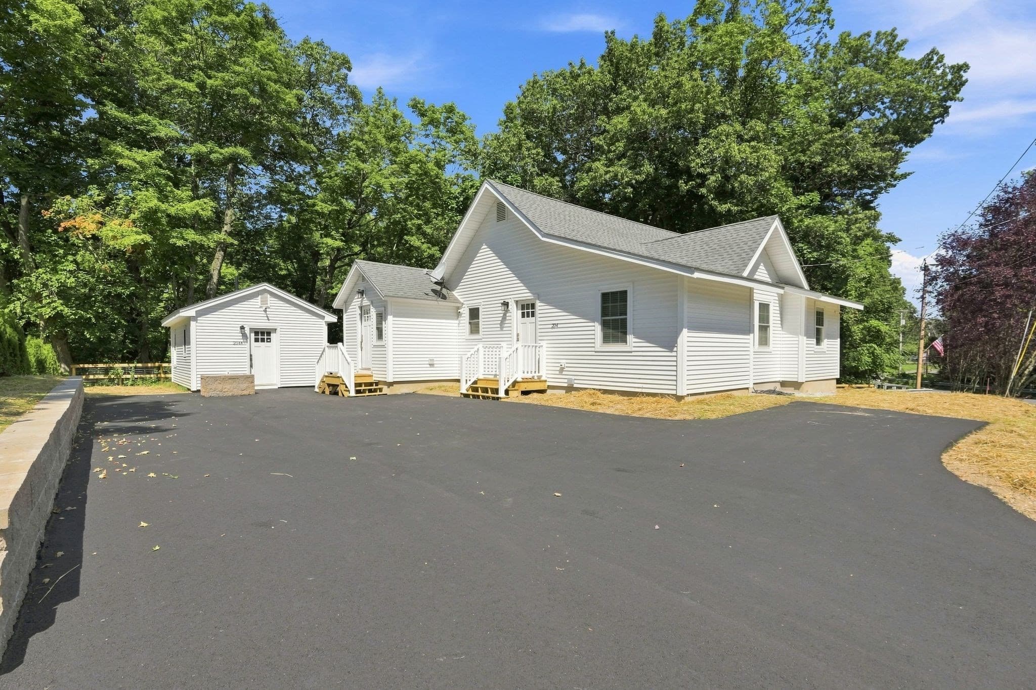 204 River Dr, Hadley MA 01035