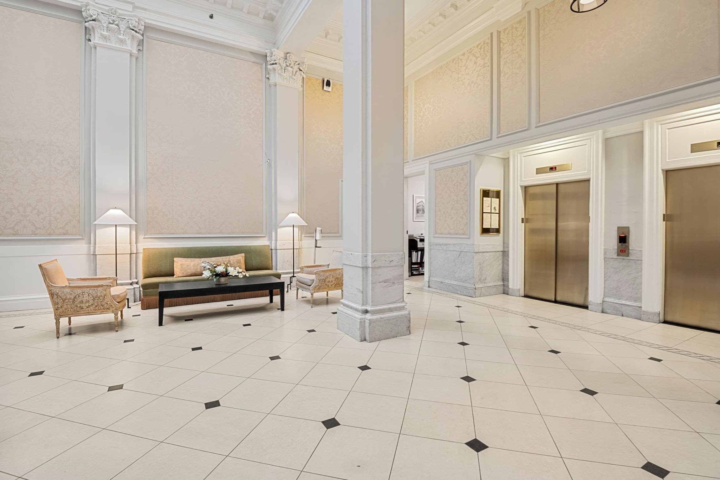 Condominium at 21 Beacon Street # 6B, Boston MA 02108, Boston, photo 4 of 32