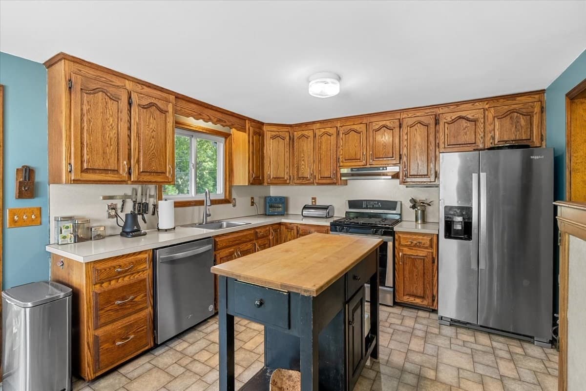 Single Family Residence at 499 Harvard St, East Bridgewater MA 02333, East Bridgewater, photo 5 of 41