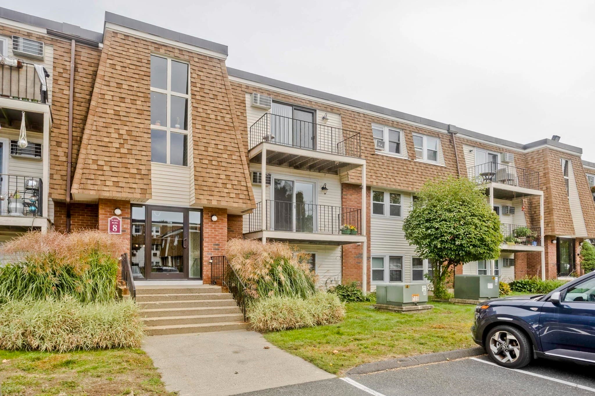 80 Damon Rd # 8206, Northampton MA 01060