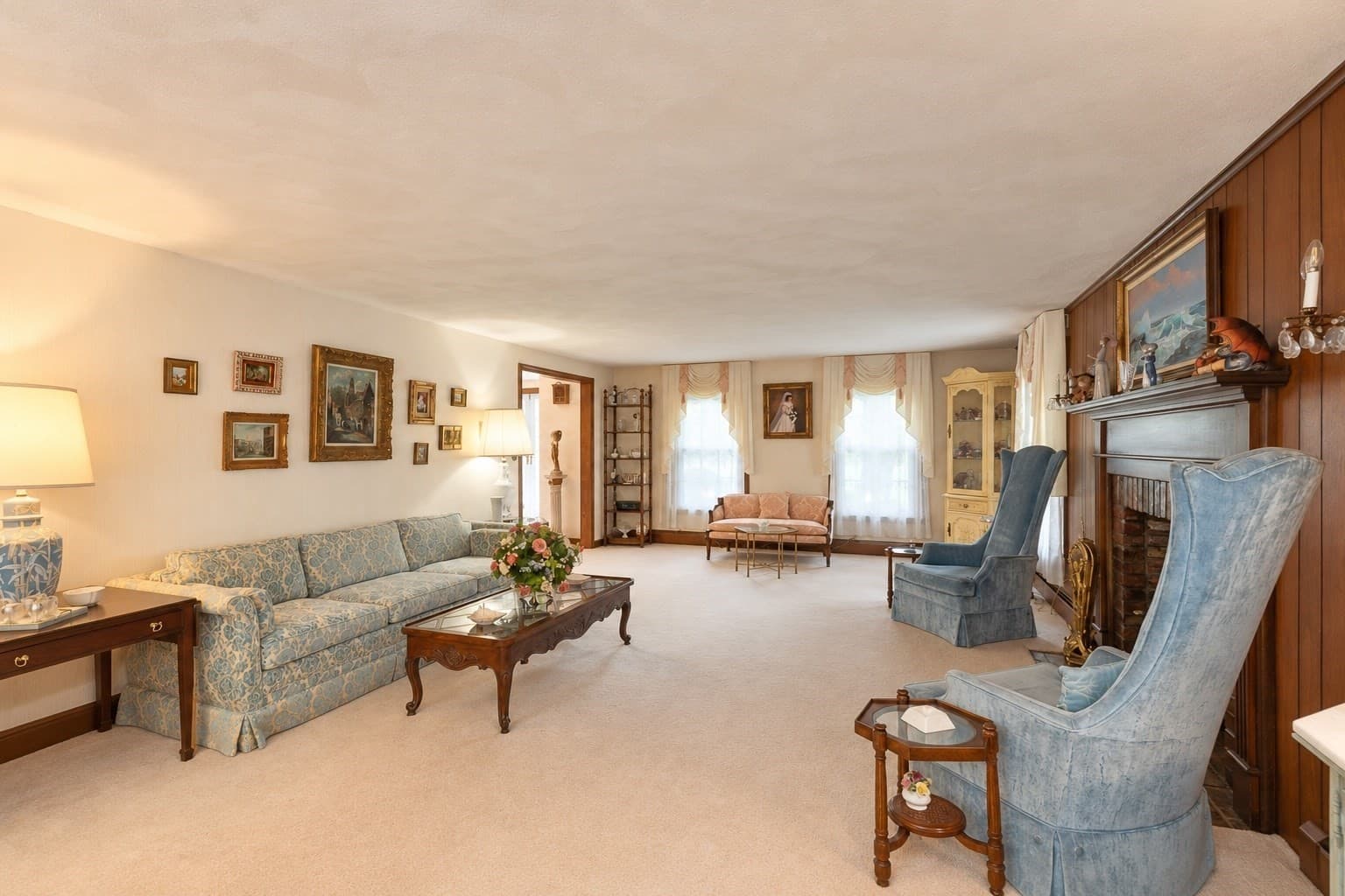 Single Family Residence at 14 Huntingdon Rd, Lynnfield MA 01940, Lynnfield, photo 4 of 30
