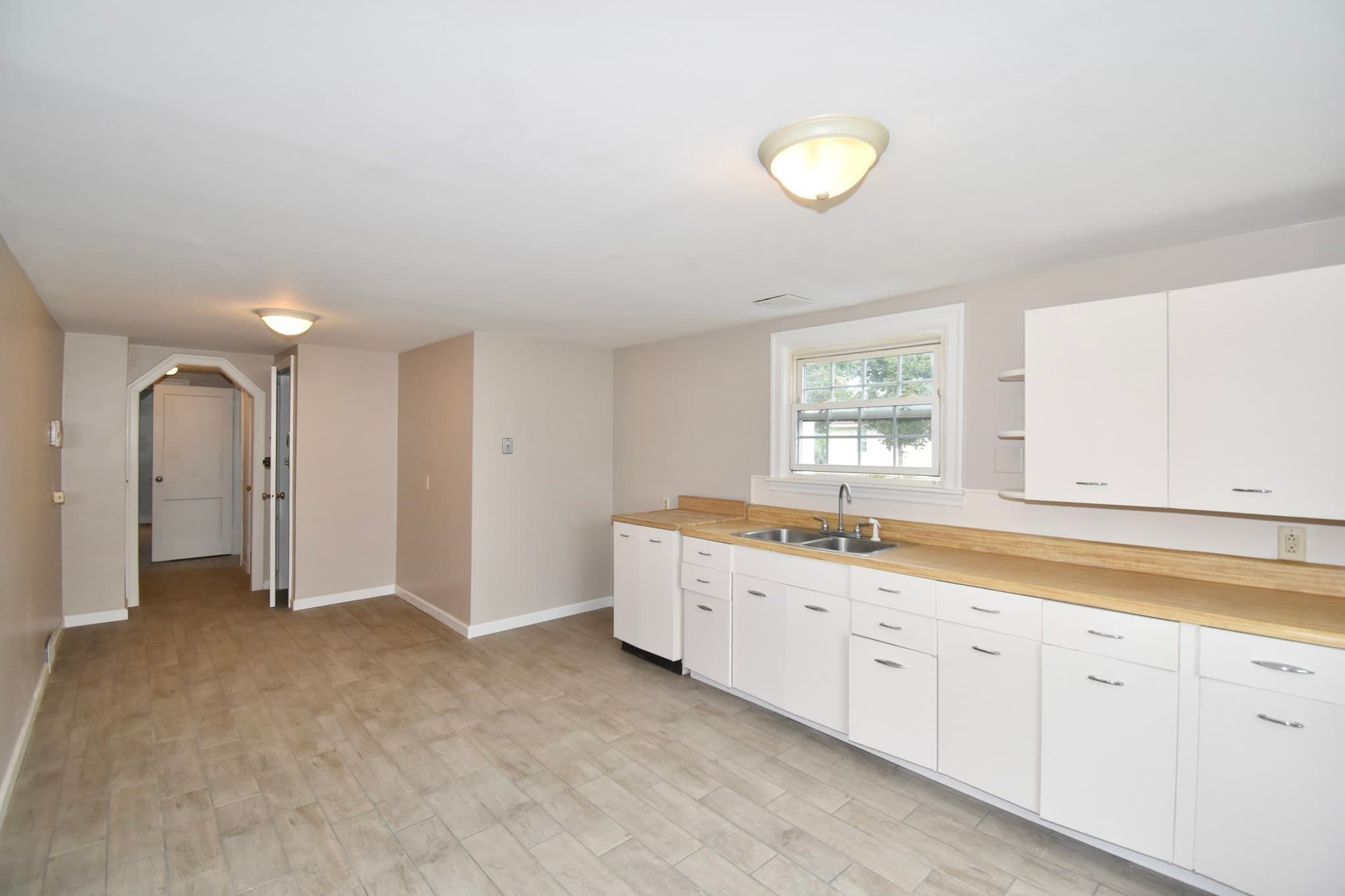 Single Family Residence at 67 Temby St, Springfield MA 01119, Springfield, photo 4 of 28