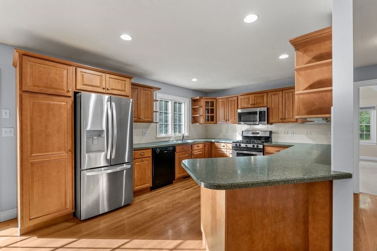 Condominium at 4 Doctors Hill # 4, Scituate MA 02066, Scituate, photo 6 of 30