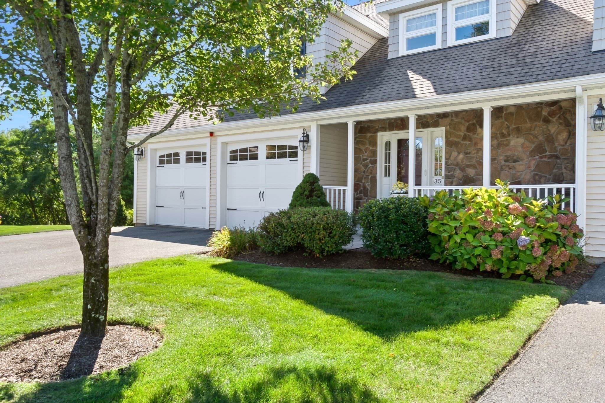 Condominium at 35 Peaslee Circle # 35, Middleton MA 01949, Middleton, photo 2 of 36