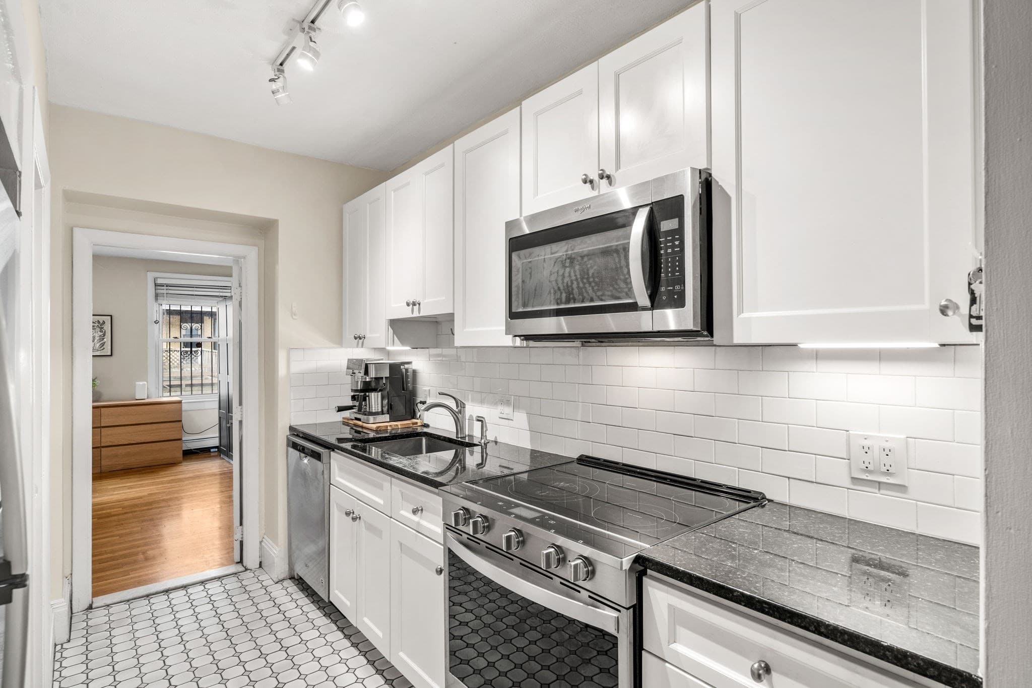 Condominium at 194 W Springfield St # 1, Boston MA 02118, Boston, photo 9 of 13