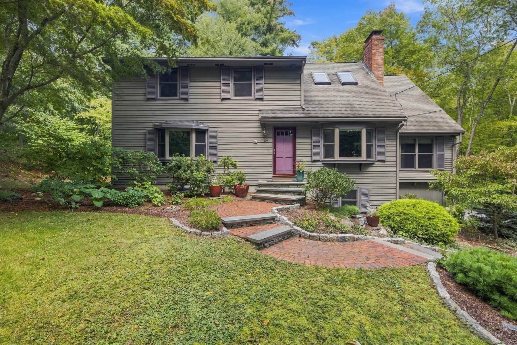 52 W Elm St, Hopkinton MA 01748