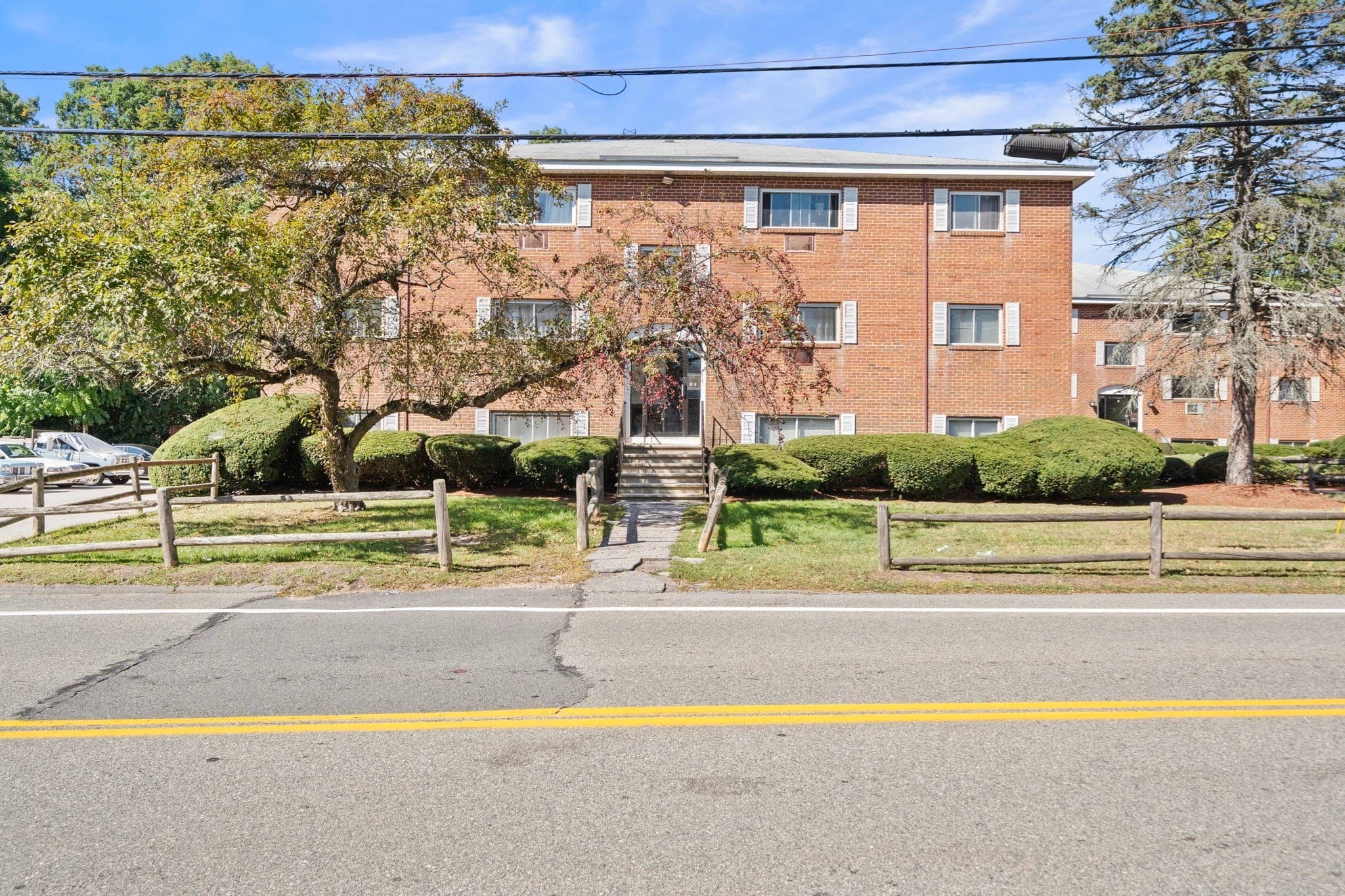 Condominium at 11 Glen Ave # 28, Chelmsford MA 01824, Chelmsford, photo 2 of 41