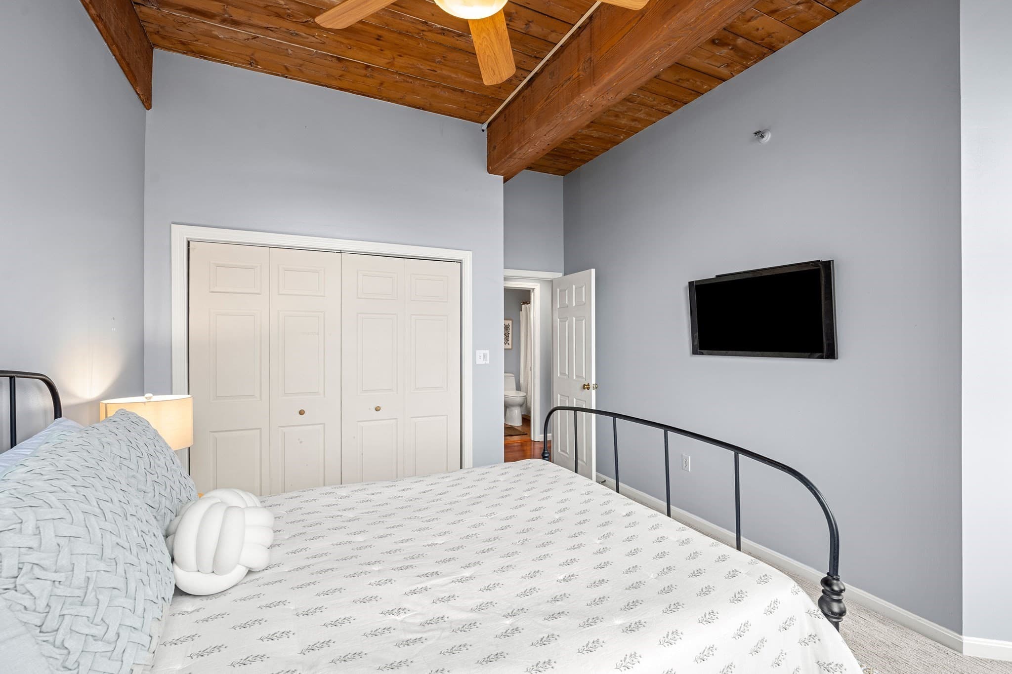 Condominium at 21 Wingate # 402, Haverhill MA 01810, Haverhill, photo 16 of 40
