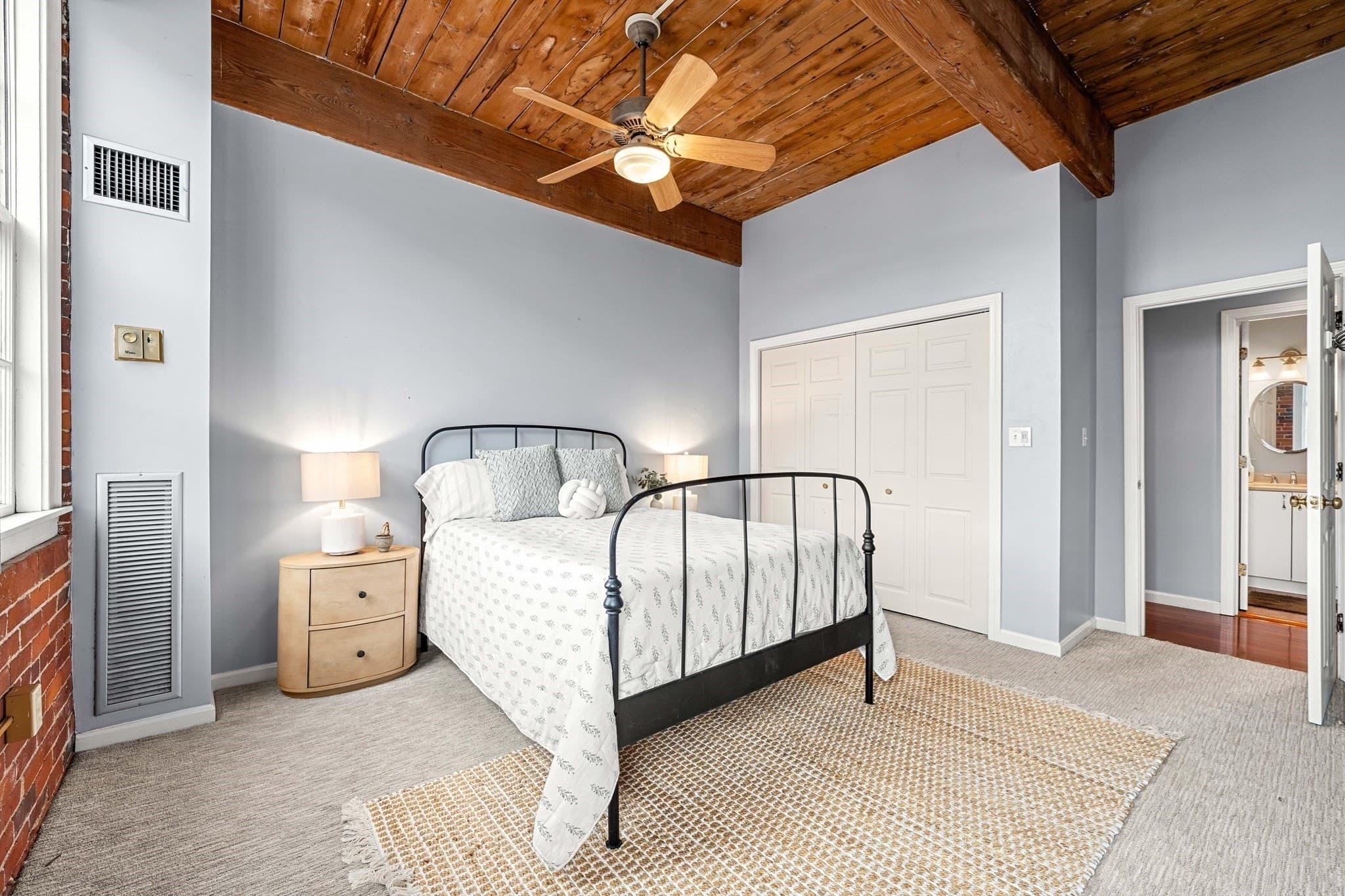 Condominium at 21 Wingate # 402, Haverhill MA 01810, Haverhill, photo 12 of 40